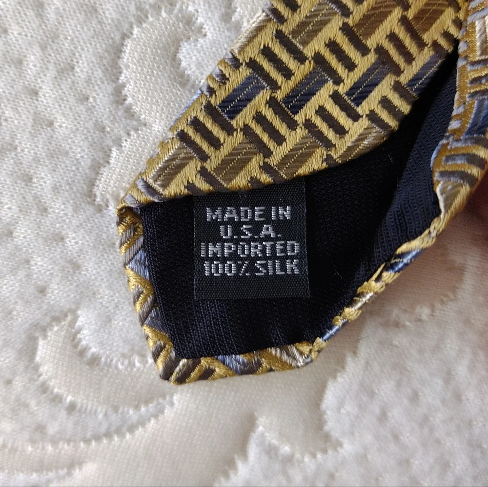 Silk Geoffrey Beene Blue and Gold Tie EUC